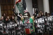 Şili’de onlarca kişi Filistin’e destek gösterisinde bulundu