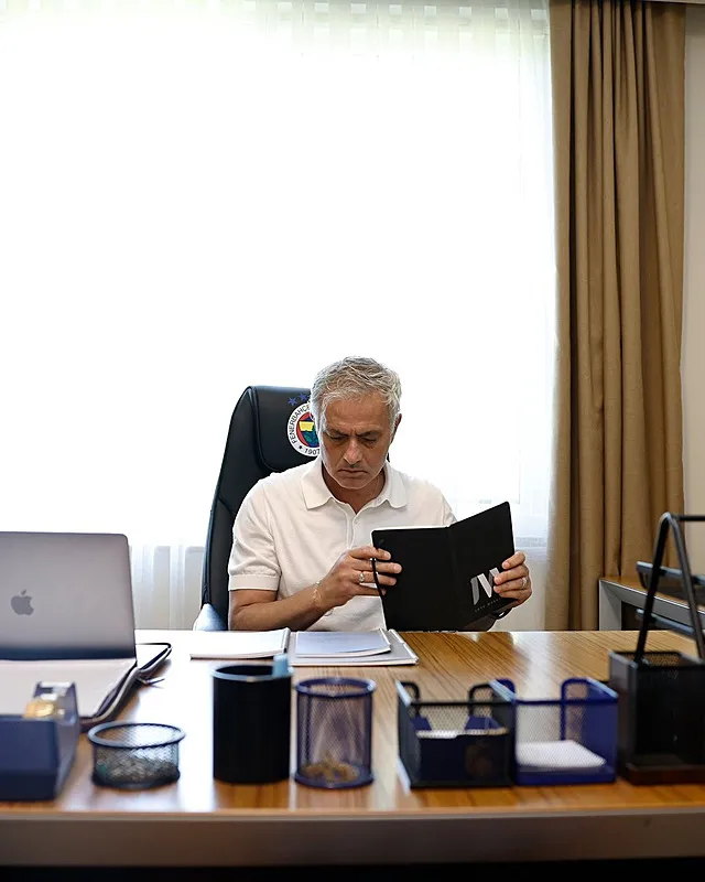 fenerbahcenin-yeni-teknik-direktoru-jose-mourinhodan-carpici-sozler-1717415965817.jpg Fenerbahçe'nin yeni teknik direktörü Jose Mourinho'dan çarpıcı sözler: Sesimi yükseltmem gerekirse... - 3