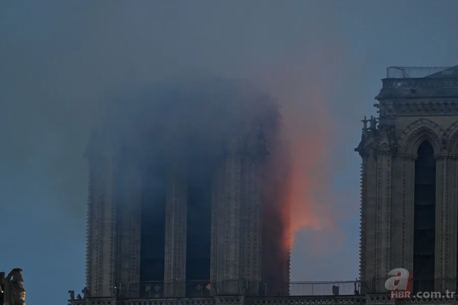 Dünya Notre Dame Katedrali'ndeki yangını konuşuyor! 14