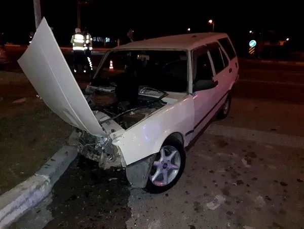 izmirde-pes-pese-trafik-kazasi-13-yarali-1651633884943.jpeg İzmir'de peş peşe trafik kazası! 13 yaralı - 1