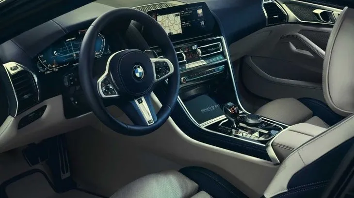 BMW M850i modelinin First Edition versiyonunu tanıttı