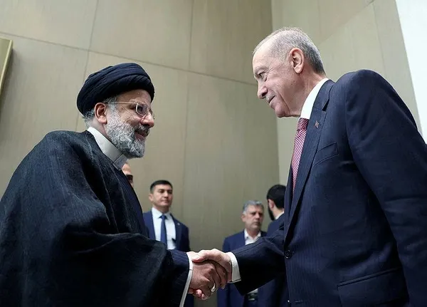1699597735026.jpeg Başkan Recep Tayyip Erdoğan'dan yetki tartışması açıklaması: AYM arka arkaya yanlışlar yapıyor - 3
