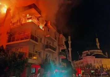 Aydın'da öfkeli koca binayı ateşe verdi! Mahalleli sokağa döküldü