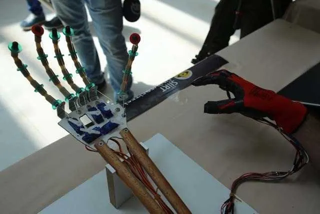 Terör saldırılarına karşı robot el geliştirdiler