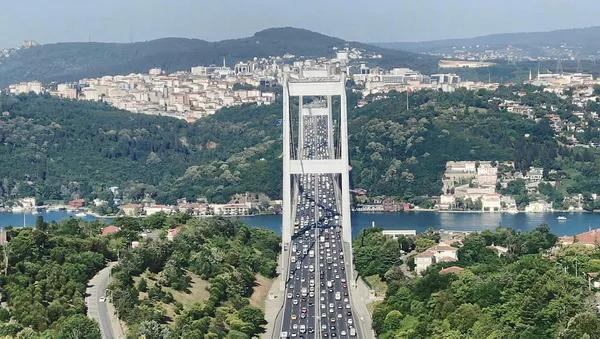 istanbulda-kurban-bayrami-trafigi-basladi-yogunluk-a-haberin-drone-kamerasinda-1687537159382.jpg İstanbul’da Kurban Bayramı trafiği başladı! Yoğunluk A Haber’in drone kamerasında... - 8