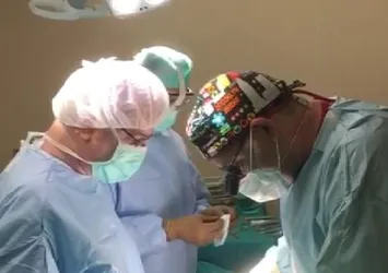 Ameliyat sırasında İstiklal Marşı okudular