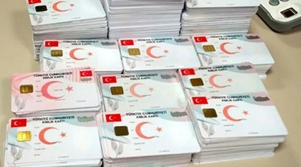 yeni-kimlik-karti-ehliyet-ve-pasaportlarla-ilgili-flas-gelisme-dikkat-gecersiz-sayilacak-son-tarih-belli-oldu-1643810390238.jpg Yeni kimlik kartı, ehliyet ve pasaportlarla ilgili flaş gelişme! Dikkat! Geçersiz sayılacak | Son tarih belli oldu | Kimlik, ehliyet başvurusu nasıl yapılır? - 2