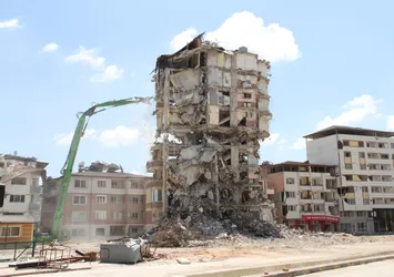 Asrın felaketinin ardından Hatay! Enkaz kaldırma çalışmaları sürüyor!