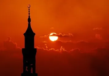 Denizli'de iftar topu 2 dakika erken atıldı