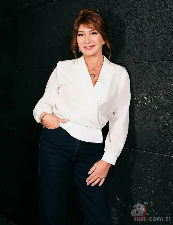 Usta oyuncu Demet Akbağ'ın gözlerden uzak büyüttüğü oğlu koca delikanlı oldu 7