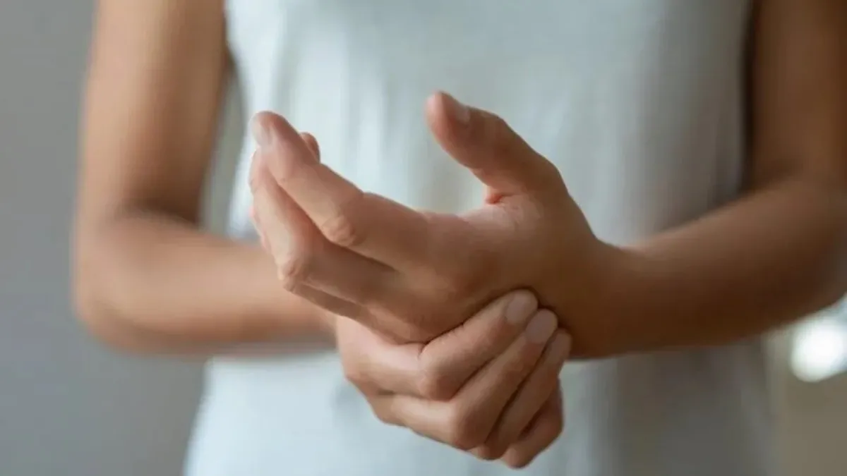 Uzmanlar Uyardı: Her uyuşma fıtık kaynaklı değil!