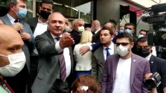 Son dakika: İYİ Partili Şükrü Kuleyin'den A Haber mikrofonu tutan muhabire skandal tepki: Alın şunu buradan - 1