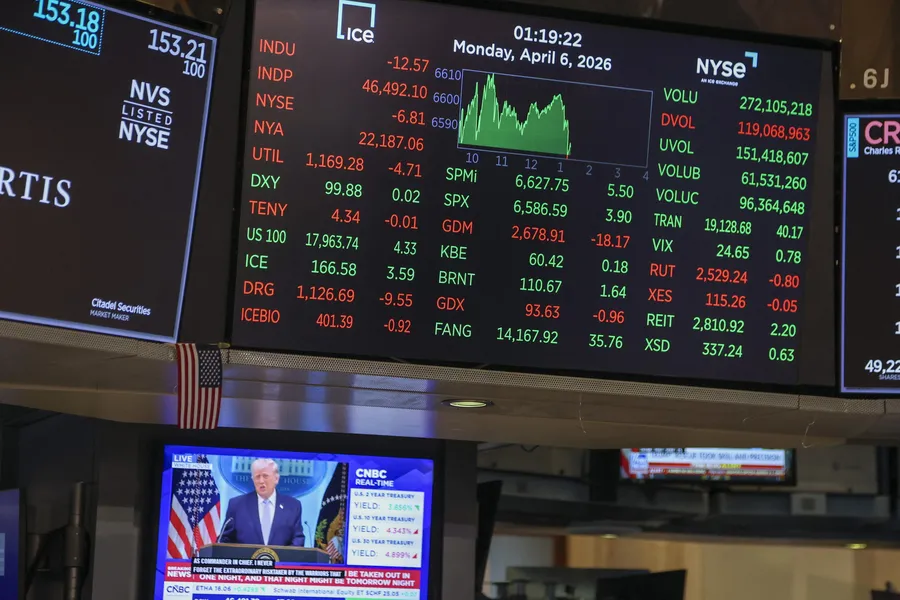 trumpi-verdigi-sure-doluyor-israil-basini-yazdi-iste-olasi-senaryolar-1775583893626.jpg Fotoğraf-EPA