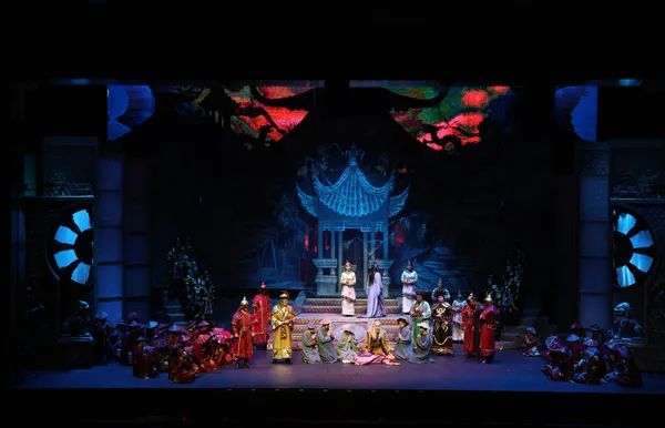 Başkan Erdoğan’ın eşi Emine Erdoğan Turandot operasını izledi