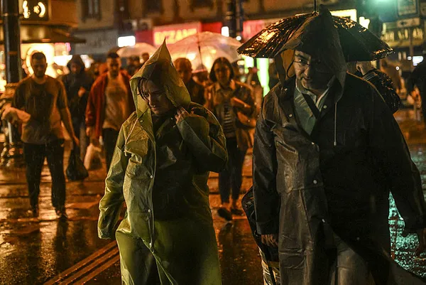 1699169047881.jpg Kış geliyor! Sıcaklıklar 6 derece birden düşecek sağanak yolda! İstanbul Ankara İzmir hava durumu... - 4