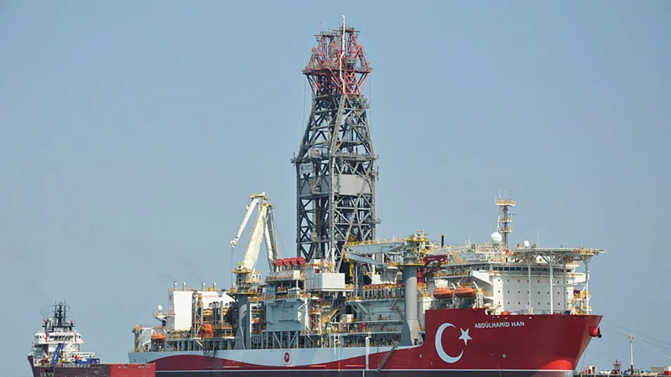 Yunan basınında Abdülhamid Han gemisi paniği! Türkiye'nin bu hamlesi kara kara düşündürdü! İşte Komşu'ya göre olası 3 senaryo