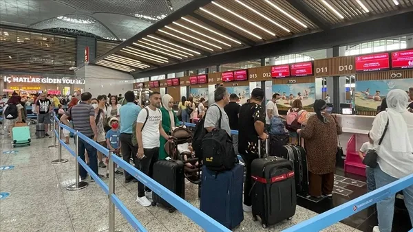 1707823042857.jpg İstanbul'a yabancı turist aktı! Tüm yılların rekoru kırıldı! 2023'te en çok o ülkeden ziyaretçi geldi... - 4