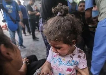 İşgalci İsrail'den insanlık suçu! Gazze’de içinde yaralıların olduğu ambulansa alçak saldırı