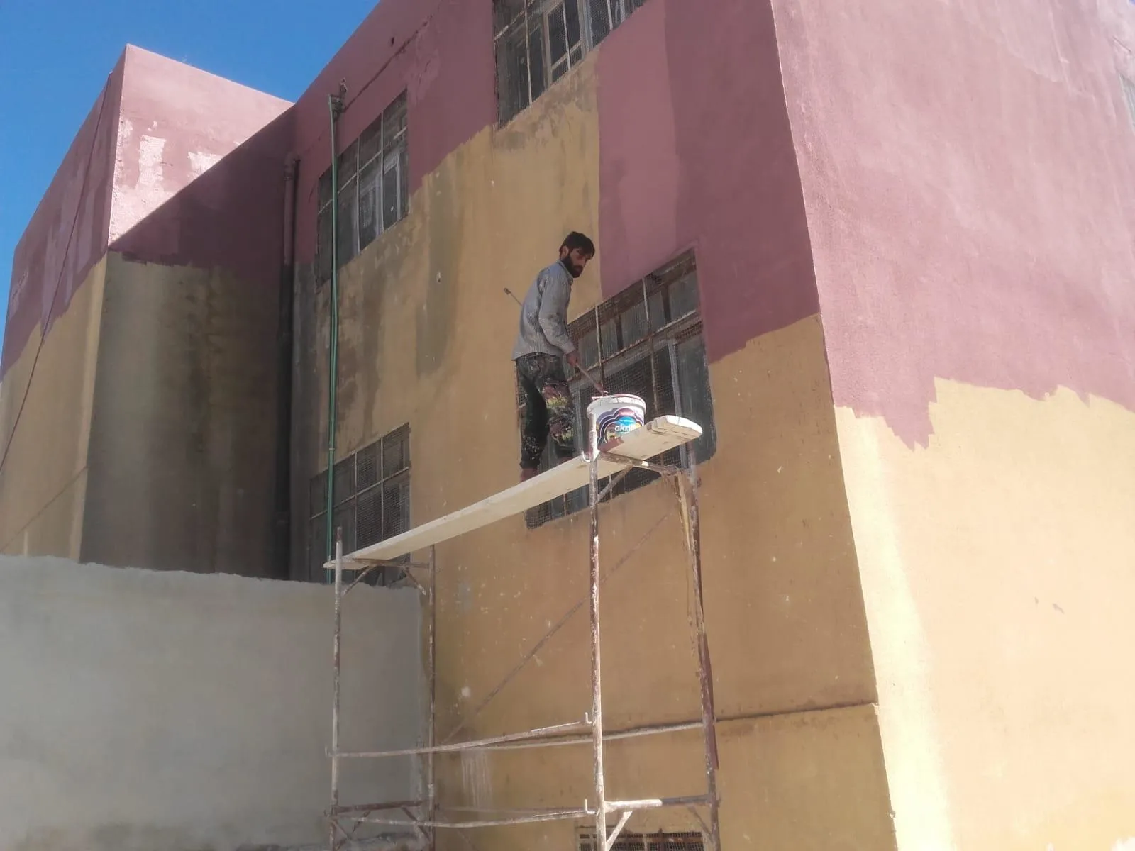 HATİAB'dan Afrin'de eğitime destek