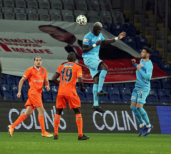 Süper Lig 12. hafta mücadelesi | Başakşehir 1-2 Gaziantep FK MAÇ SONUCU