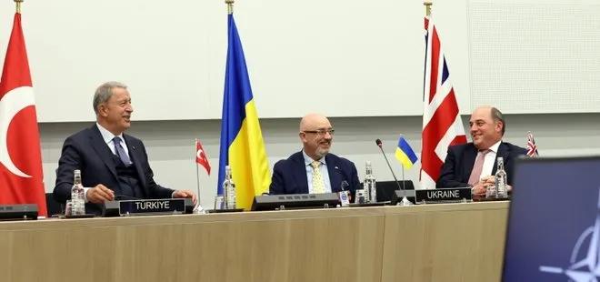 Son dakika: Türkiye, İngiltere ve Ukrayna Savunma bakanları, üçlü toplantıda bir araya geldi
