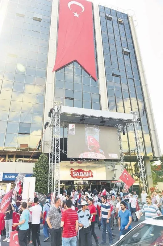 1657856657055.jpeg Darbeci hainler 15 Temmuz'da özgür basını susturamadı - 4