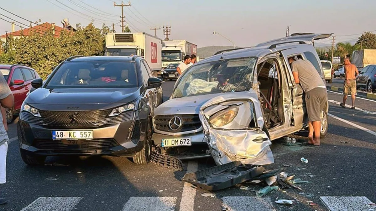 Gökova-Köyceğiz karayolunda kaza: 9 kişi yaralandı