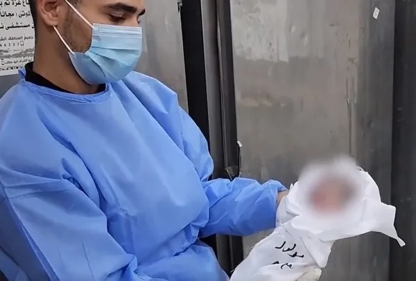 Katil İsrail hamile anne ve iki kızını şehit etti! - 3