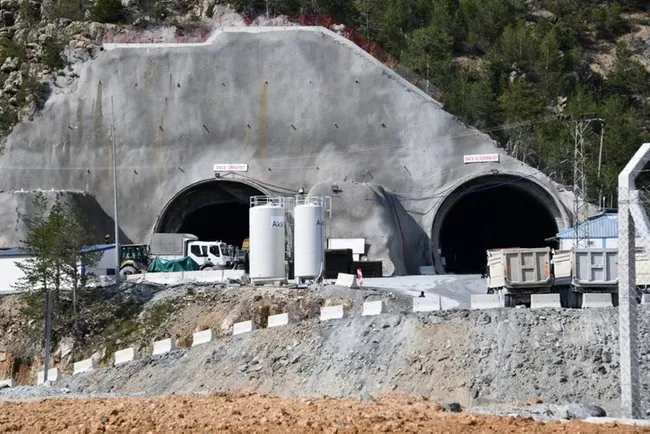 Yüzde 74'ü tamamlanan Zigana Tüneli Avrupa'nın en uzunu olacak - 5
