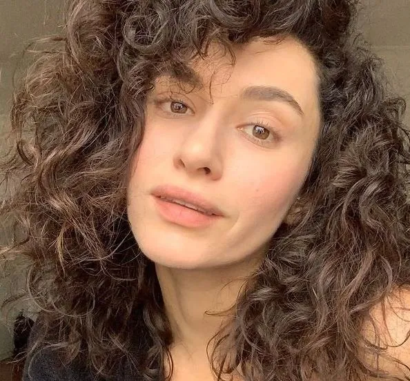 sevilen-oyun-hande-dogandemir-yeni-imajiyla-ilgi-cekti-1628255507597.jpg Oyuncu Hande Doğandemir yeni imajıyla ilgi çekti - 3