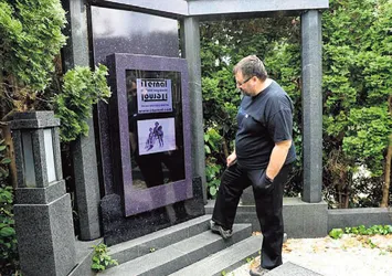 İlk dijital mezar taşı!
