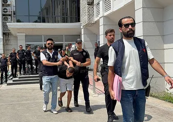 Mersin'de anne-kız cinayetine 4 gözaltı