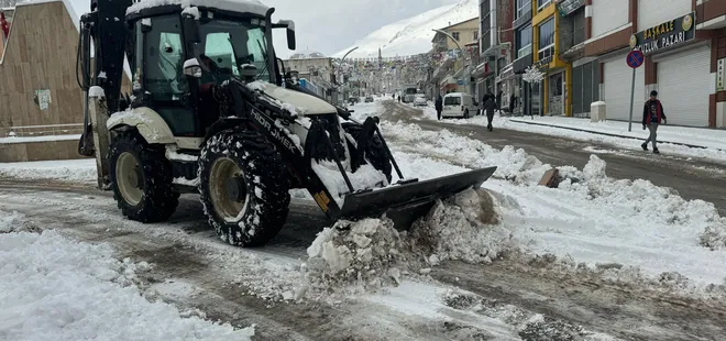 Van’da kar yağışı: 78 yol ulaşıma kapandı