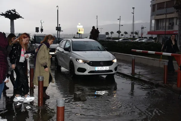 bugun-hava-nasil-olacak-29-eylul-istanbul-izmir-ankara-hava-durumu-meteorolojiden-kuvvetli-yagis-ve-firtina-uyarisi-yola-cikacaklar-dikkat-1632886986920.jpg Bugün hava nasıl olacak? 29 Eylül İstanbul, İzmir, Ankara hava durumu: Meteorolojiden kuvvetli yağış ve fırtına uyarısı: Yola çıkacaklar dikkat - 8