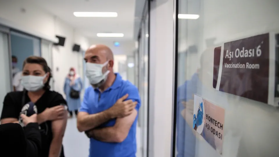 İşte koronavirüs yasaklarının kalkacağı tarih! Normal hayata döneceğiz