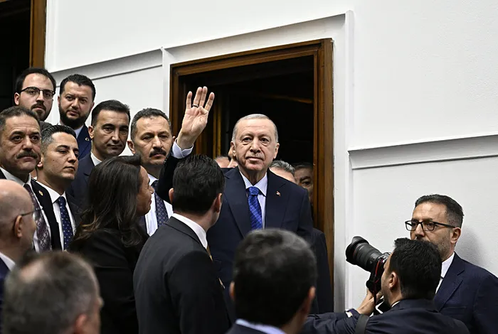 baskan-erdogan-ozgur-ozel-fetoculerin-ufuruguyle-siyaset-yapiyor-1746020608084.jpg Erdoğan Yarısı Bizden kampanyasındaki değişikliklerin detaylarını paylaştı (AA)