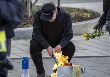 Kur'an-ı Kerim'i Müslümanların içinde polis korumasında yaktı! İsveç'te aşırı sağcı lider Paludan'dan küstah hareket