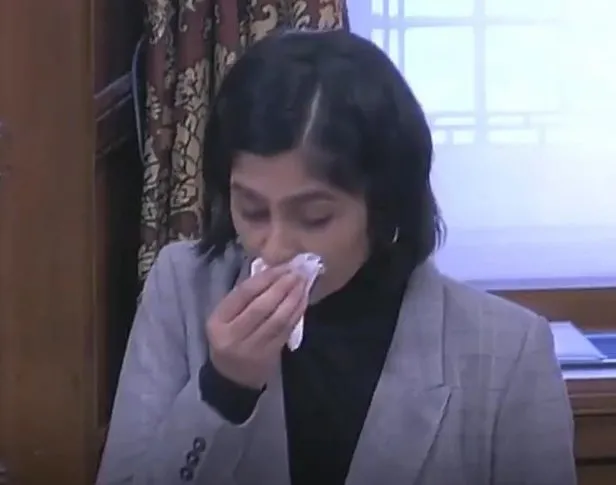 İngiltere'de Müslüman milletvekili Zarah Sultana'ya İslamofobik ve ırkçı saldırı! Gözyaşları içinde anlattı - 3