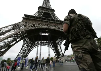 Paris’te terör alarmı