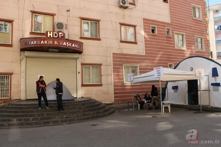 PKK'ya karşı anneler ve babalar kararlı! Diyarbakır'da evlat nöbeti tutan aile sayısı 331 oldu 11