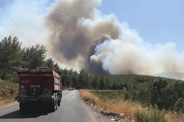 Yangın Muğla Milas’taki Kemerköy Termik Santrali’ne yaklaştı! A Haber ekibi olay yerinde