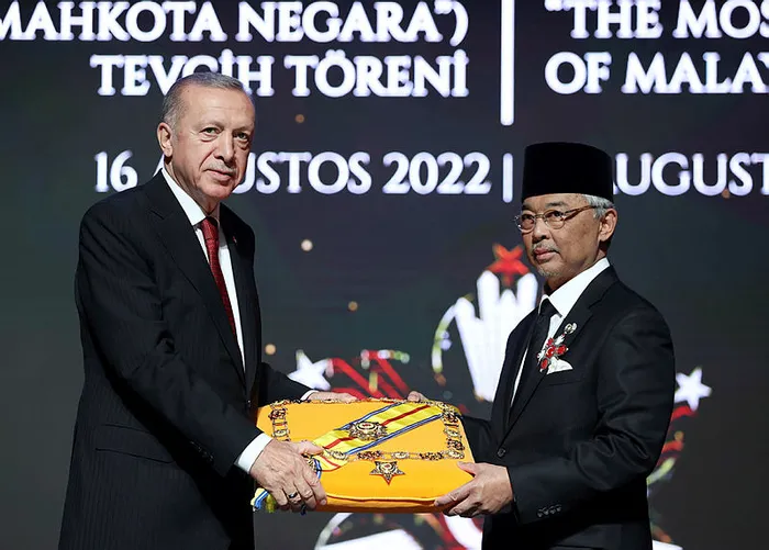 Başkan Erdoğan’dan Malezya Kralı Al-Mustafa Billah Şah’a Devlet Nişanı
