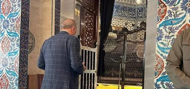 Başkan Erdoğan’dan Eyüp Sultan Türbesi’ne ziyaret