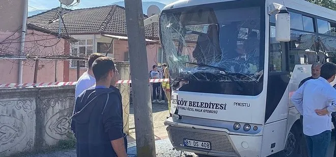Düzce’de halk otobüsü beton direğe çarptı: 12 yaralı