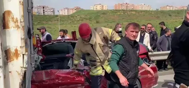 Son dakika: Kuzey Marmara Otoyolu’nda feci kaza: Otomobil TIR’a arkadan çarptı! Yolcu koltuğundaki kadın hayatını kaybetti