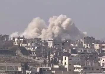 Katil Esad yine varil bombasıyla saldırdı