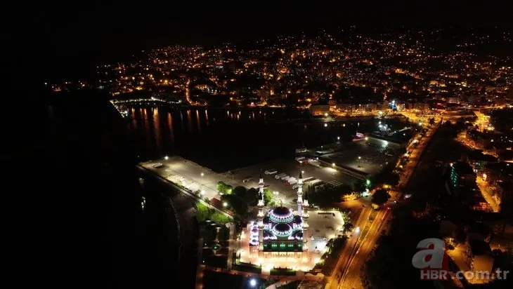 Açılışını Başkan Erdoğan yapacak: Zonguldak’ın en büyük camisi! Dikkat çeken ’Ya Allah’ yazısı