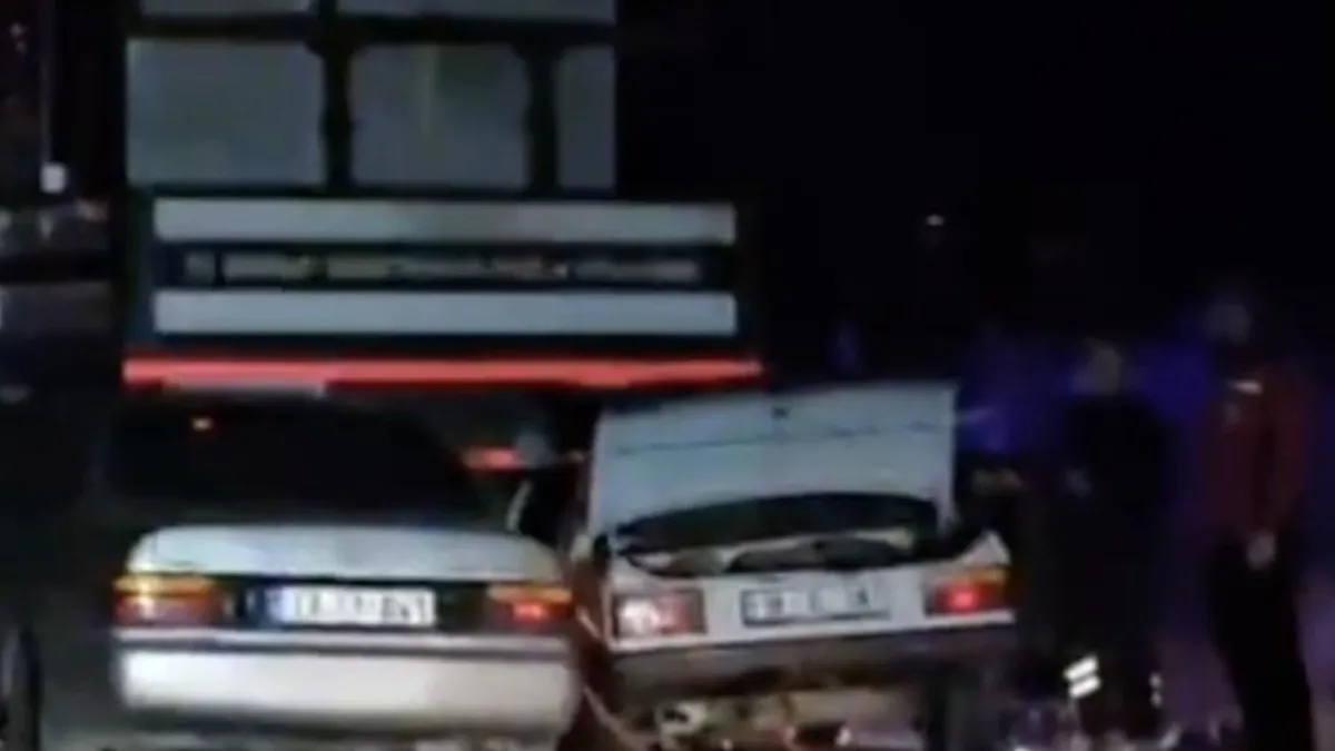 Çorum'da facia! İki otomobil vincin altına girdi