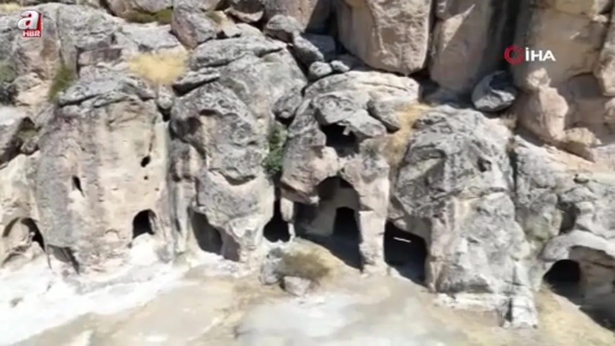 Roma ve Bizans’ın izlerini taşıyan Manastır Vadisi ziyaretçilerin ilgi odağı