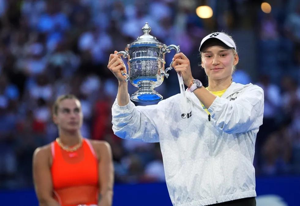 rybakina-abd-aciki-kazandi-kariyerinin-3-grand-slam-zaferi-1789278060453.jpg Kazak yıldız New York'ta zafere ulaştı! Rybakina, Sabalenka'yı yenip Amerika Açık'ta şampiyon oldu - 1